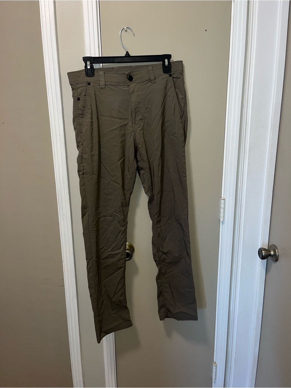 Wrangler Men's Chino Pants in Brown